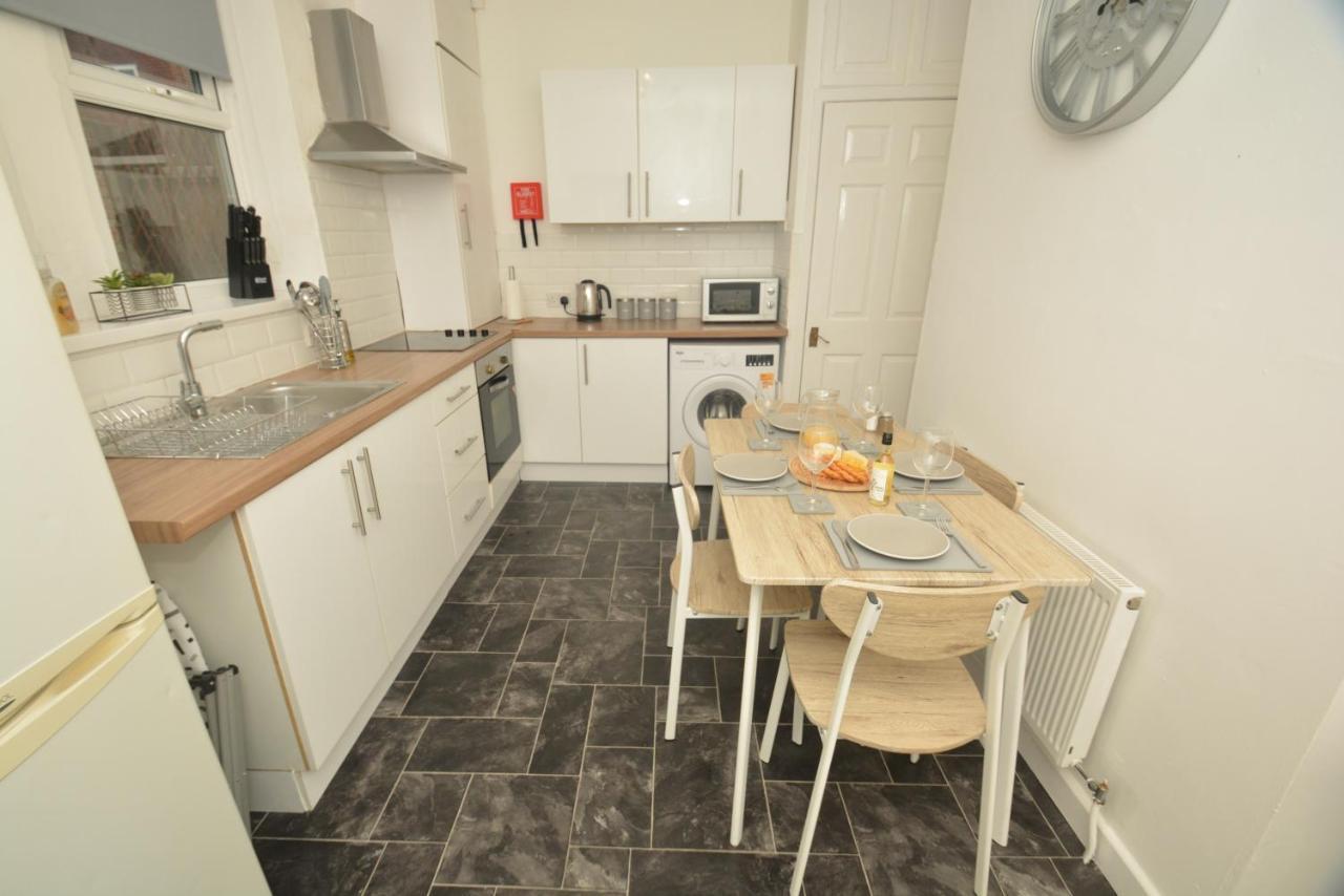Spacious And Homely 2 Bedroom Flat - Suitelivin Gateshead Esterno foto
