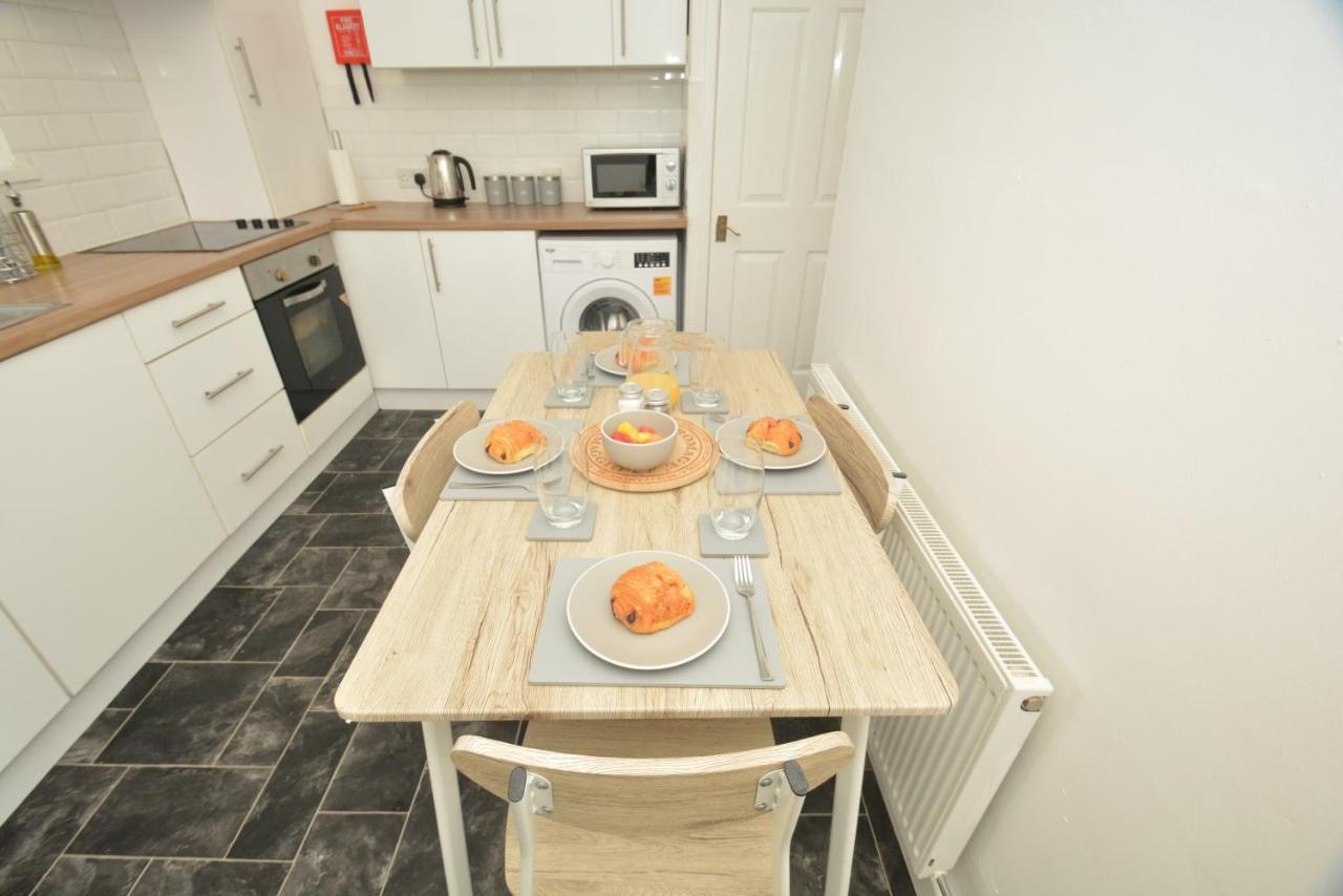 Spacious And Homely 2 Bedroom Flat - Suitelivin Gateshead Esterno foto
