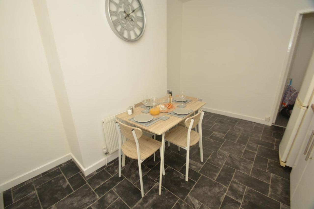 Spacious And Homely 2 Bedroom Flat - Suitelivin Gateshead Esterno foto