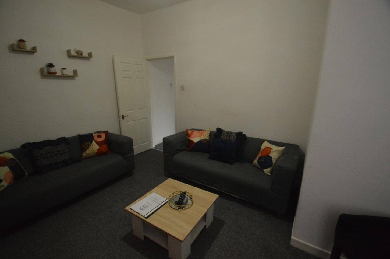 Spacious And Homely 2 Bedroom Flat - Suitelivin Gateshead Esterno foto